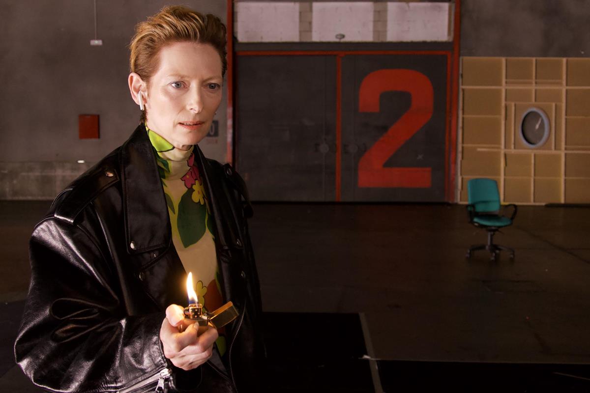 Tilda Swinton as Her in “The Human Voice.” Cr: Iglesias Mas/Sony Pictures Classics