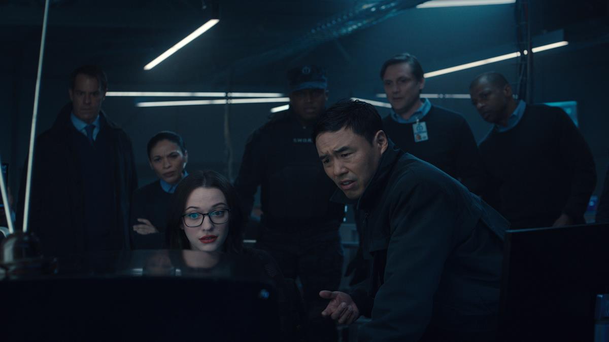 (L-R): Kat Dennings as Darcy Lewis and Randall Park as Jimmy Woo in “WandaVision.” Cr: Marvel Studios