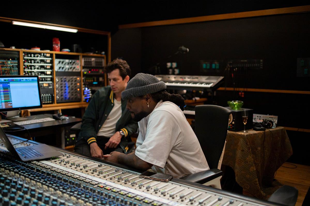 Mark Ronson and Wale in “Watch the Sound With Mark Ronson.” Cr: Apple TV+