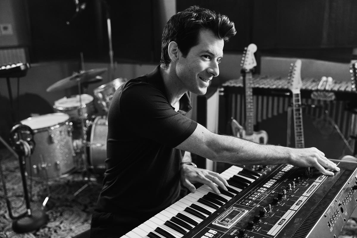Mark Ronson hosts “Watch the Sound with Mark Ronson.” Cr: Apple TV+