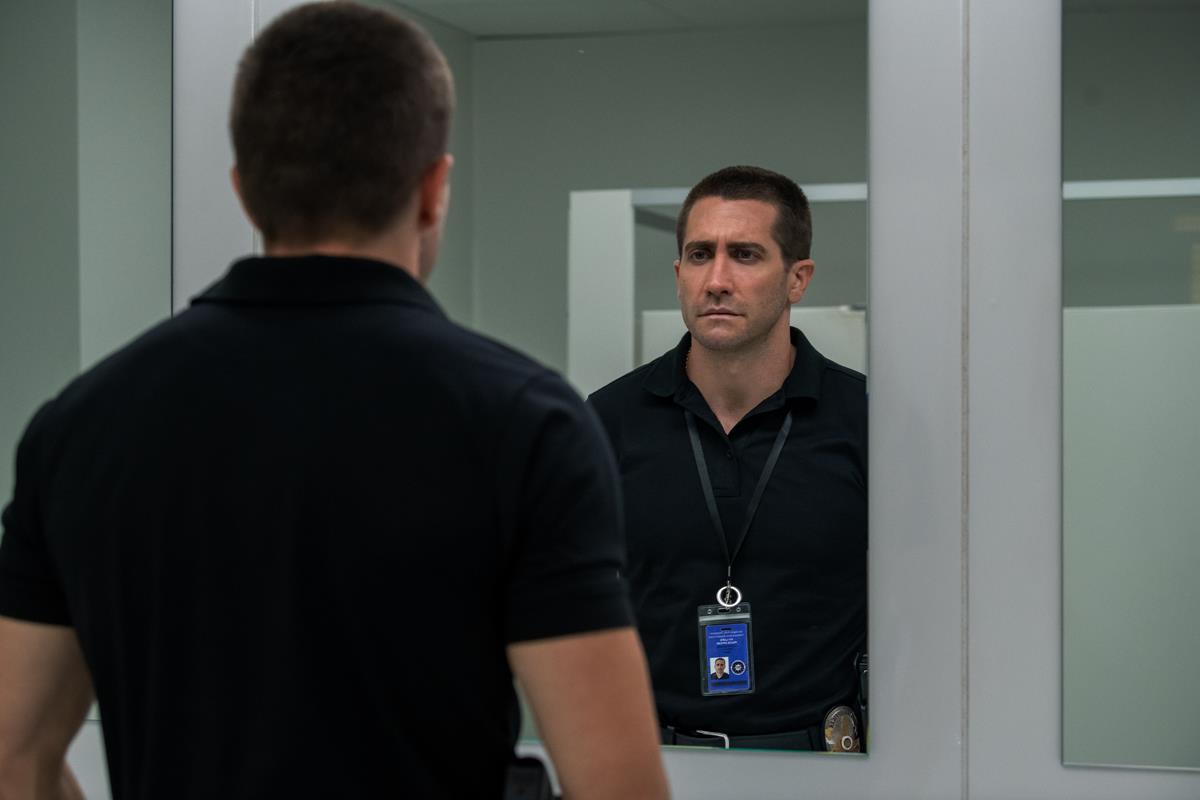 Jake Gyllenhaal as Joe Baylor in director Antoine Fuqua’s “The Guilty.” Cr: Netflix