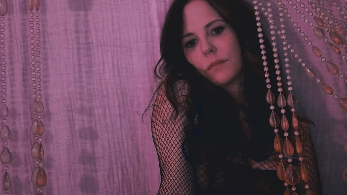 Mary-Louise Parker in writer/director Peter Hedges’ “The Same Storm.” Cr: Evenstar Films