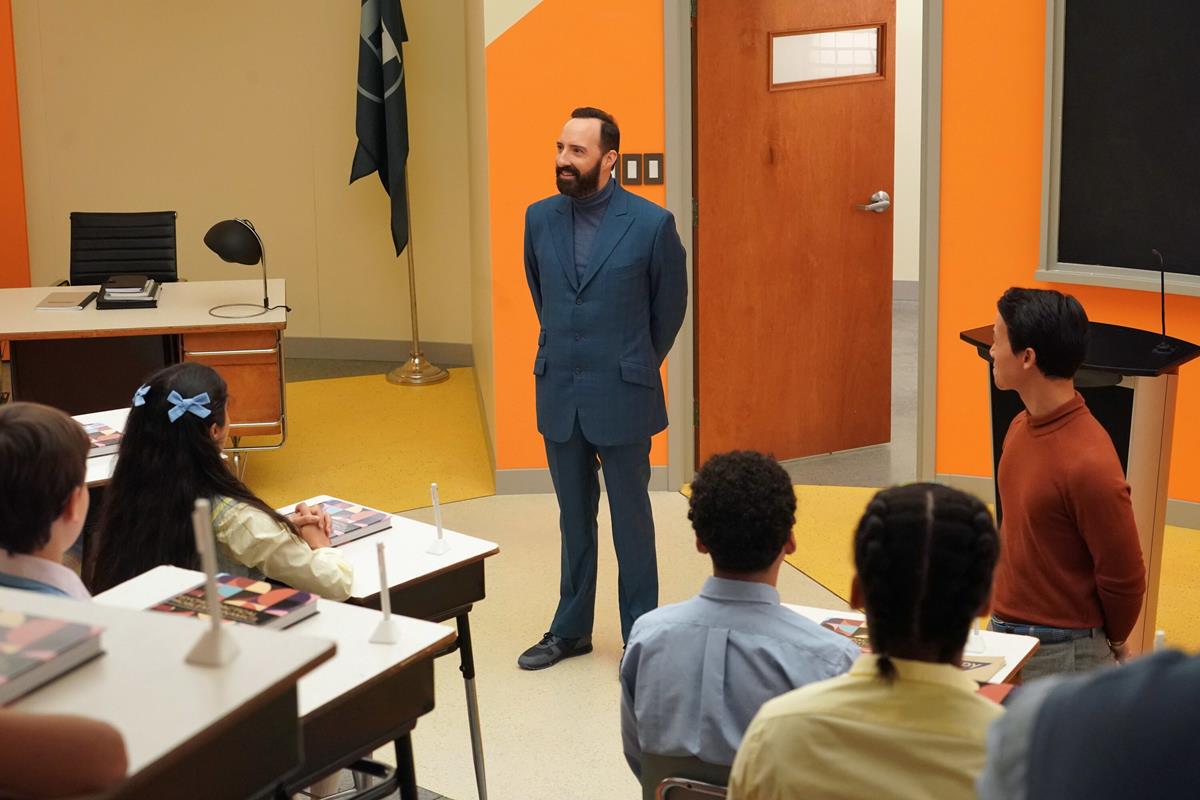 Tony Hale as Mr. Benedict in Episode 2 of “The Mysterious Benedict Society.” Cr: Disney