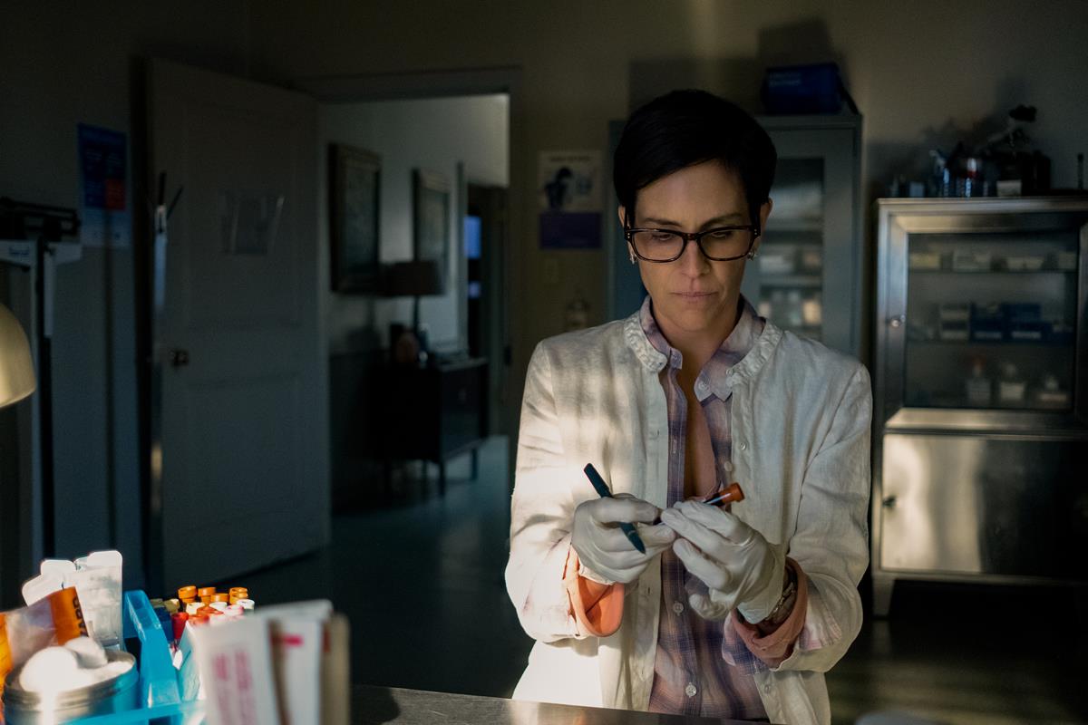 Annabeth Gish as Dr. Sarah Gunning in Episode 4 of “Midnight Mass.” Cr. Eike Schroter/Netflix