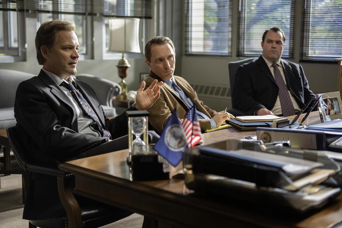 Peter Sarsgaard as Rick Mountcastle and John Hoogenakker as Randy Ramseyer in “Dopesick.” Cr: Hulu