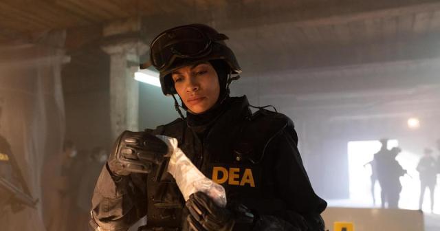 Rosario Dawson as Bridget Meyer in episode 1 of “Dopesick.” Cr: Hulu