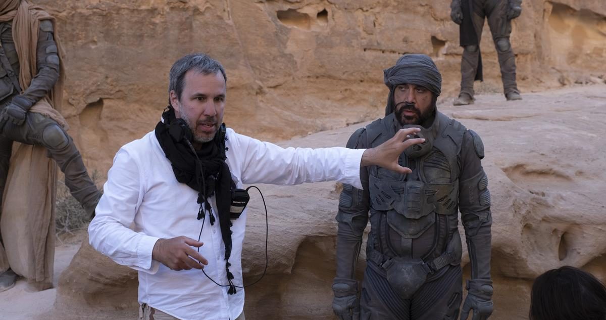 Director Denis Villeneuve and Javier Bardem on the set of “Dune.” Cr: Warner Bros