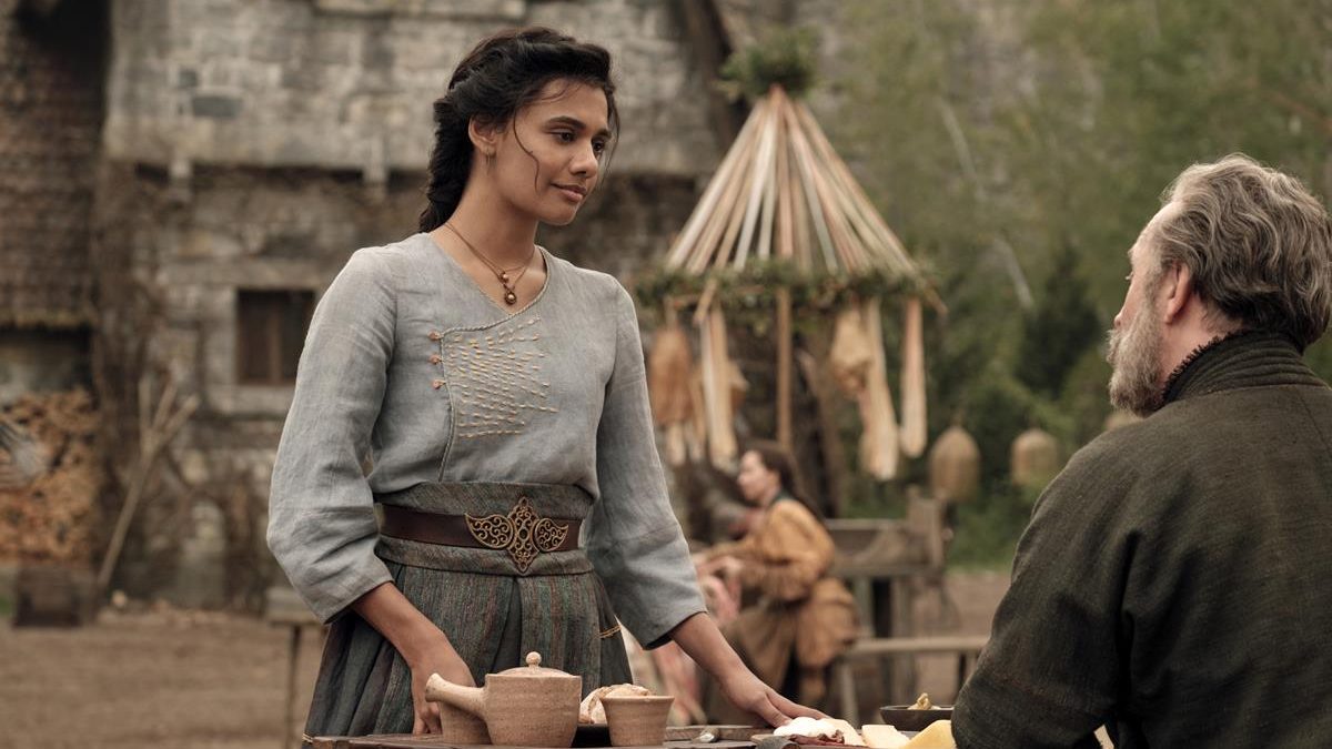 Madeleine Madden as Egwene al’Vere in episode 1 of “The Wheel of Time.” Cr: Amazon Studios