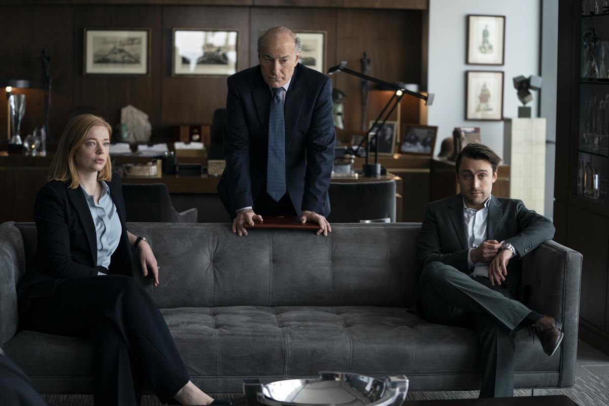 Sarah Snook as Shiv Roy, Peter Friedman as Frank Vernon, and Kieran Culkin as Roman Roy in Season 3 Episode 3 of “Succession.” Cr: HBO
