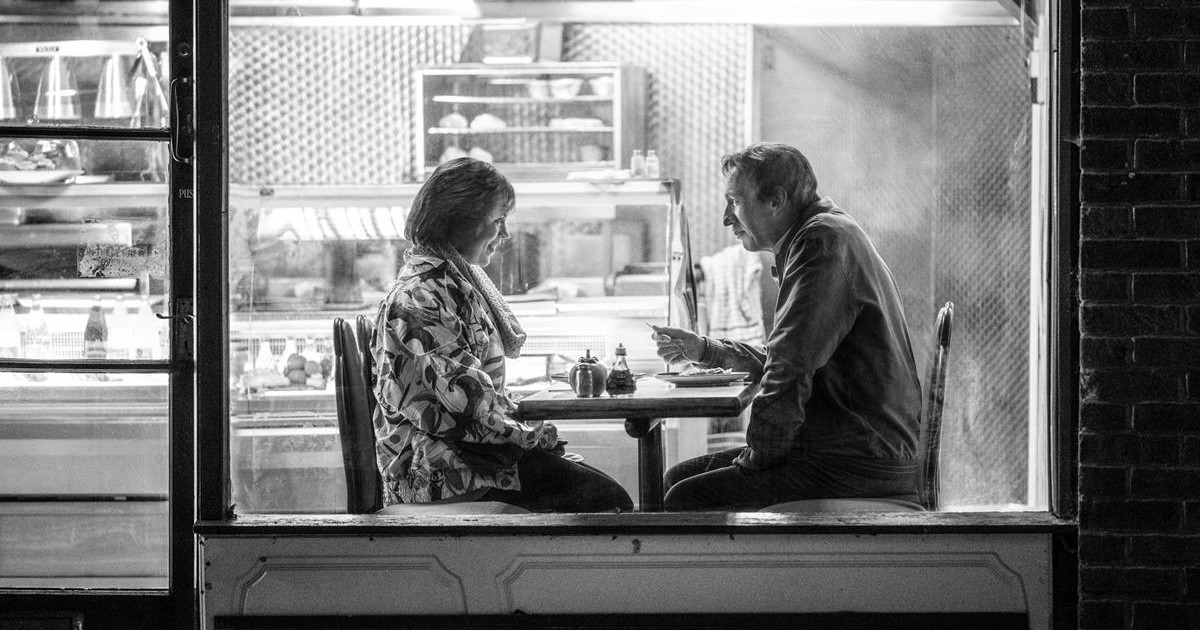 Olivia Colman as Susan Edwards and David Thewlis as Christopher Edwards in the four-part limited series, "Landscapers," directed by Will Sharpe. Cr: HBO