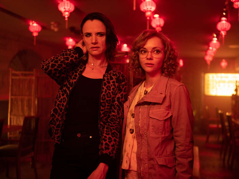 Juliette Lewis as Natalie and Christina Ricci as Misty in season 1 episode 5 of “Yellowjackets.” Cr: Showtime