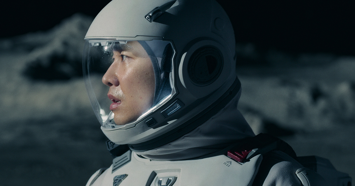 Ryu Taesuk in Korean Netflix sci-fi series "The Silent Sea," photo by Han Sejun
