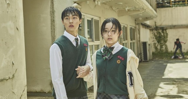 Yoon Chan-young as Lee Cheong-san and Park Ji-hu as Nam On-jo in “All of Us Are Dead.” Cr: Yang Hae-sung/Netflix