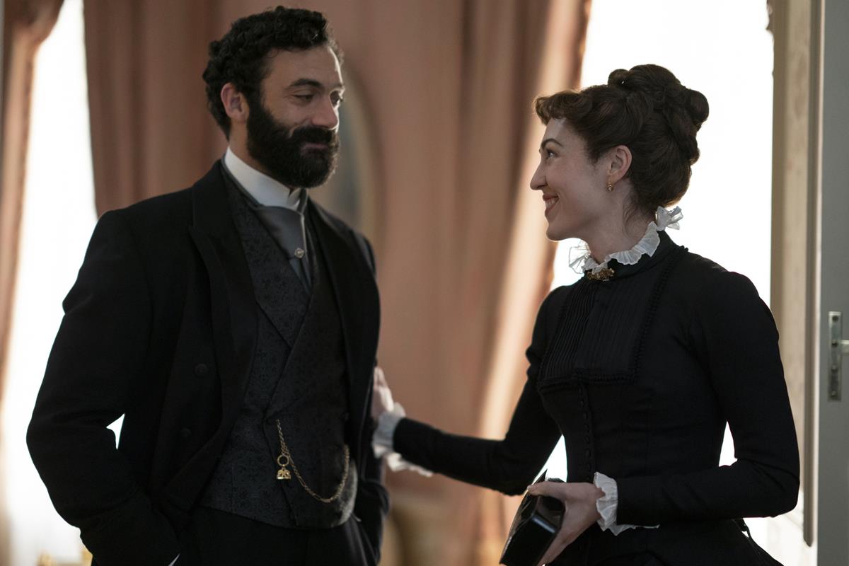 Morgan Spector as George Russell and Kelley Curran as Turner in season 1 episode 2 of “The Gilded Age.” Cr: Warner Media