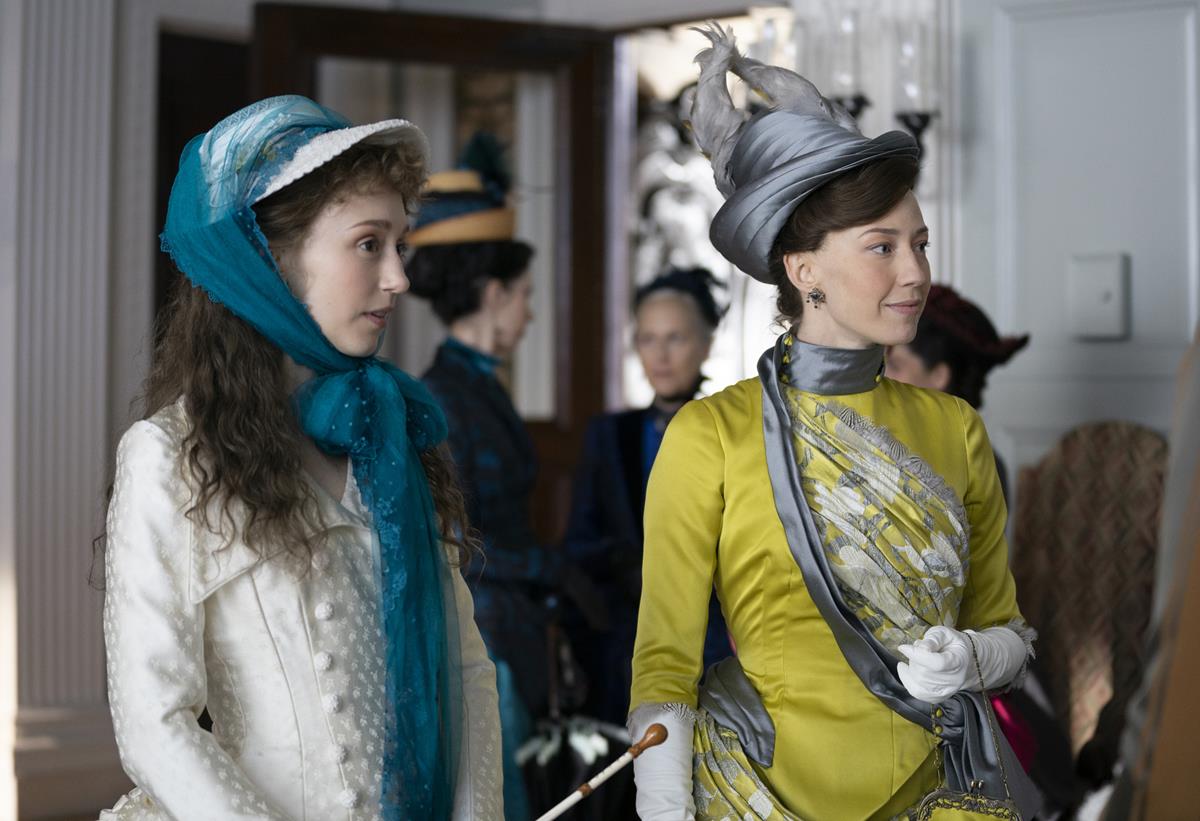 Taissa Farmiga as Gladys Russell and Carrie Coon as Bertha Russell in season 1 episode 1 of “The Gilded Age.” Cr: Warner Media