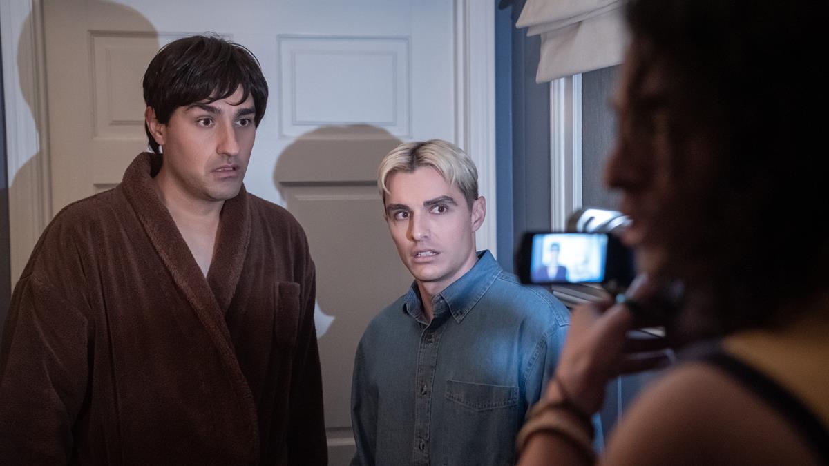 Jamie Demetriou as Walt and Dave Franco as Xavier in episode 5 of “The Afterparty.” Cr: Apple TV+