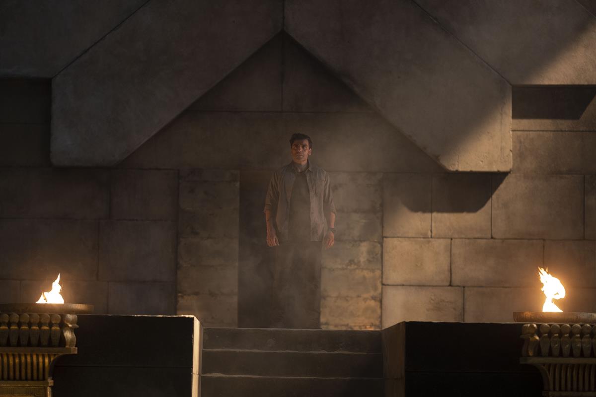 Oscar Isaac as Marc Spector/Steven Grant in “Moon Knight.” Cr: Marvel Studios