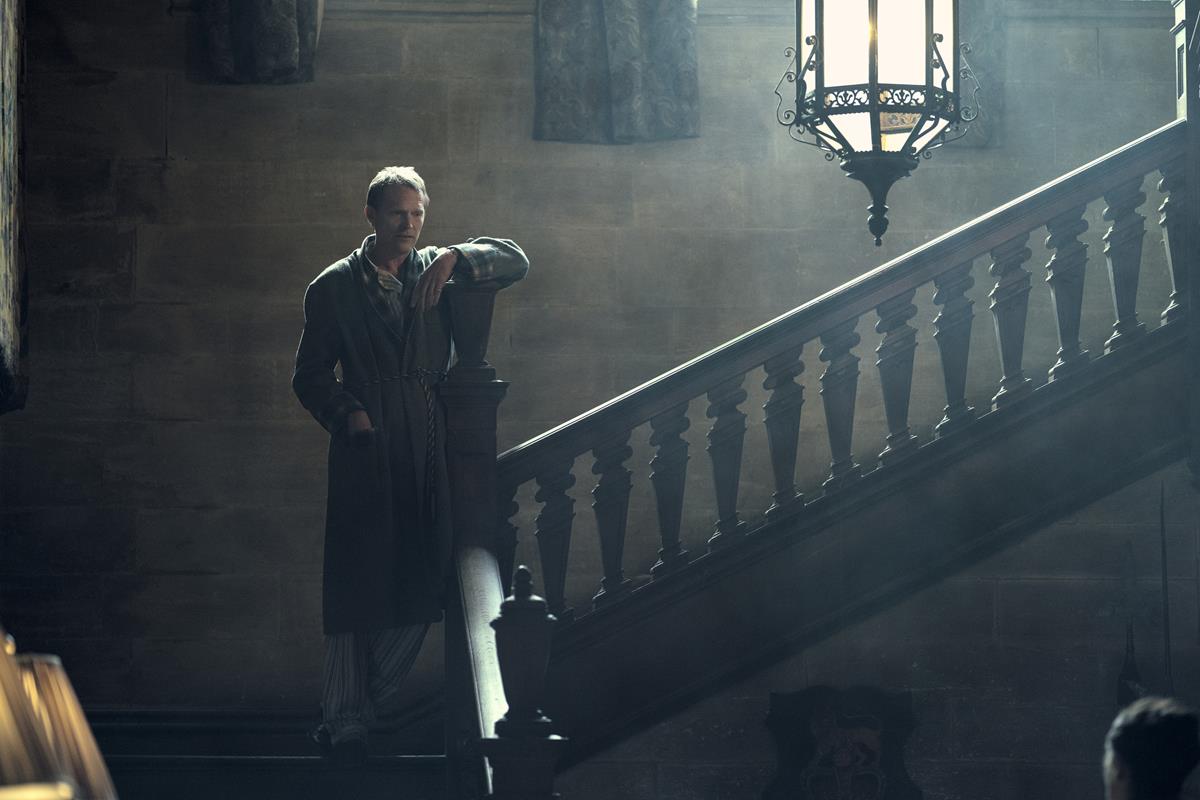 Paul Bettany as Ian Campbell in director Anne Sewitsky’s “A Very British Scandal.” Cr: Amazon Studios