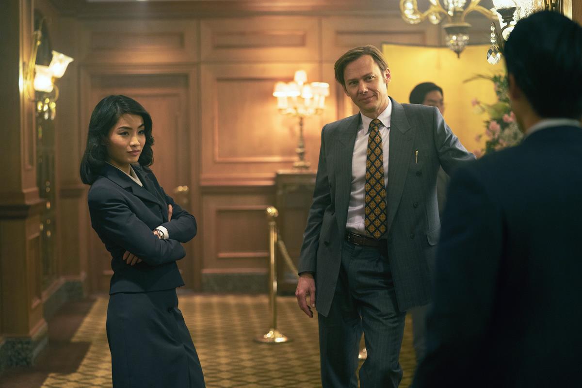 Anna Sawai as Naomi and Jimmi Simpson as Tom in episode 2 of “Pachinko.” Cr: Apple TV+