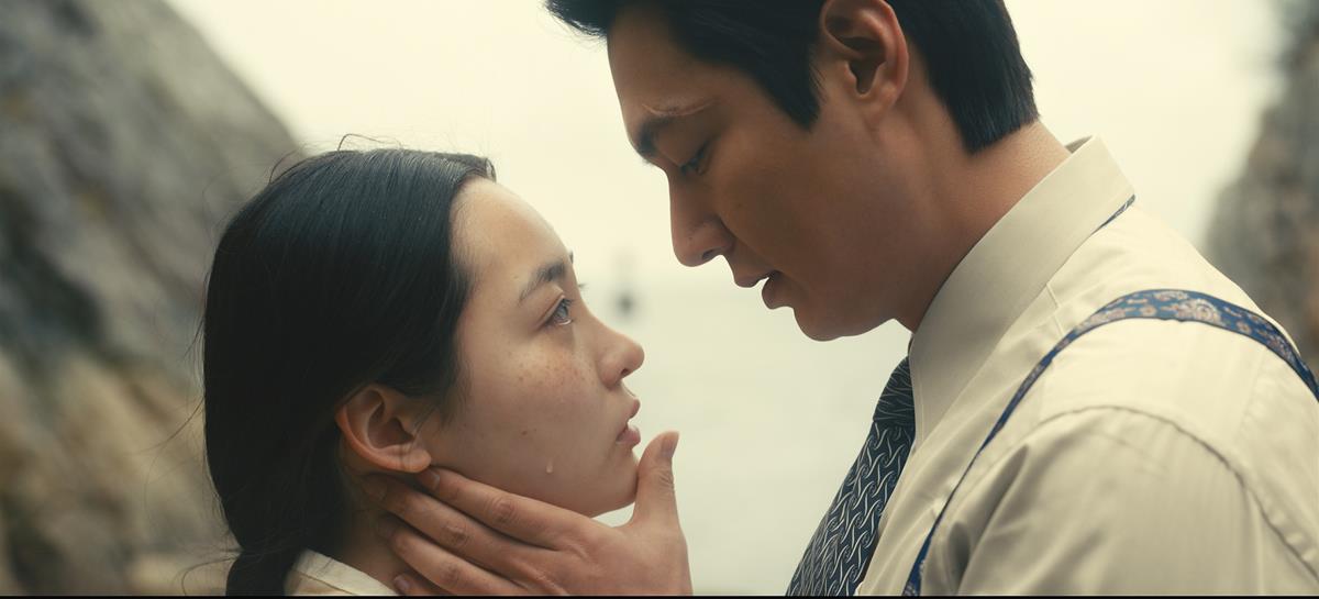 Lee Min-Ho as Koh Hansu and Minha Kim as Teen Sunja in episode 3 of “Pachinko.” Cr: Apple TV+