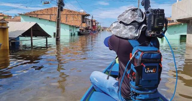 Globo affiliate TV Liberal broadcast live using the LiveU portable transmission unit from the historic floods in Marabá, Pará, Brazil, earlier this year.