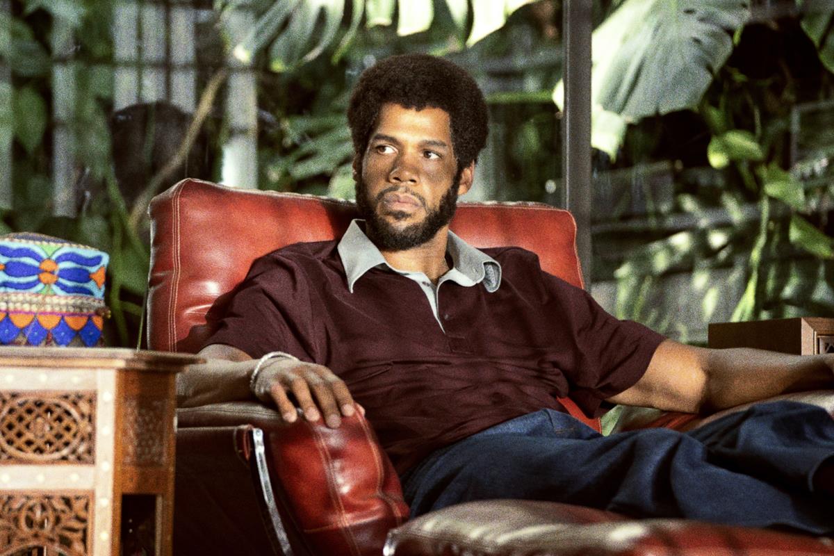Solomon Hughes as Kareem Abdul-Jabbar in season 1 episode 5 of “Winning Time: The Rise of the Lakers Dynasty.” Cr: Warrick Page/Warner Media