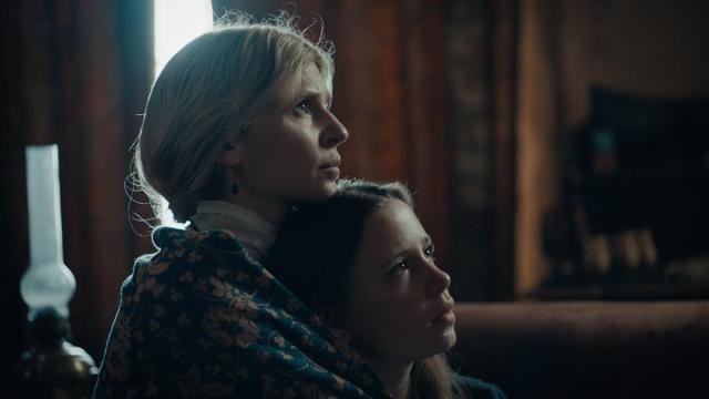 Clémence Poésy and Dixie Egerickx in “The Essex Serpent.” Cr: Apple TV+