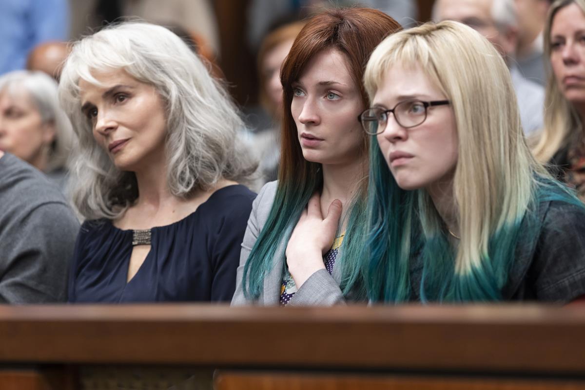 Juliette Binoche as Sophie Broussard, Sophie Turner as Margaret Ratliff, and Odessa Young as Martha Ratliff in episode 8 of “The Staircase.” Cr: Warner Media