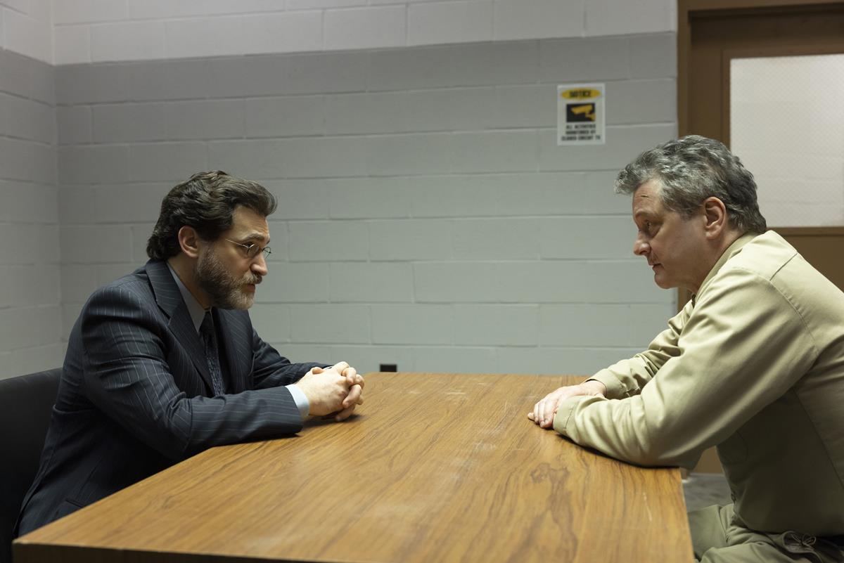 Michael Stuhlbarg as David Rudolf and Colin Firth as Michael Peterson in episode 5 of “The Staircase.” Cr: Warner Media