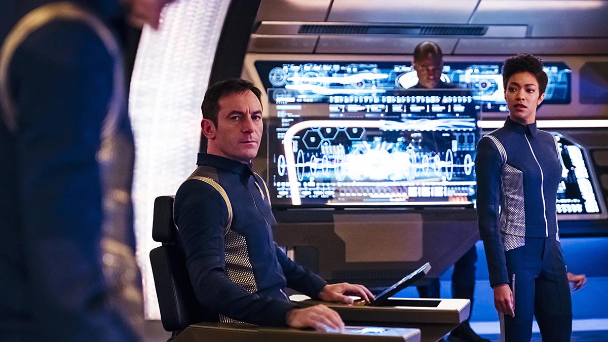Jason Isaacs as Captain Gabriel Lorca and Sonequa Martin-Green as First Officer Michael Burnham in episode 6 of “Star Trek: Discovery.” Cr: Jan Thijs /Paramount+