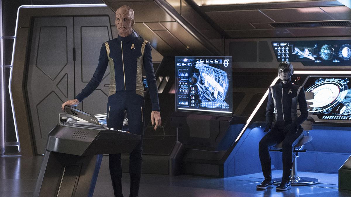 Doug Jones as Lieutenant Saru, and Sara Mitich as Airiam in episode 7 of “Star Trek: Discovery.” Cr: Michael Gibson /Paramount+
