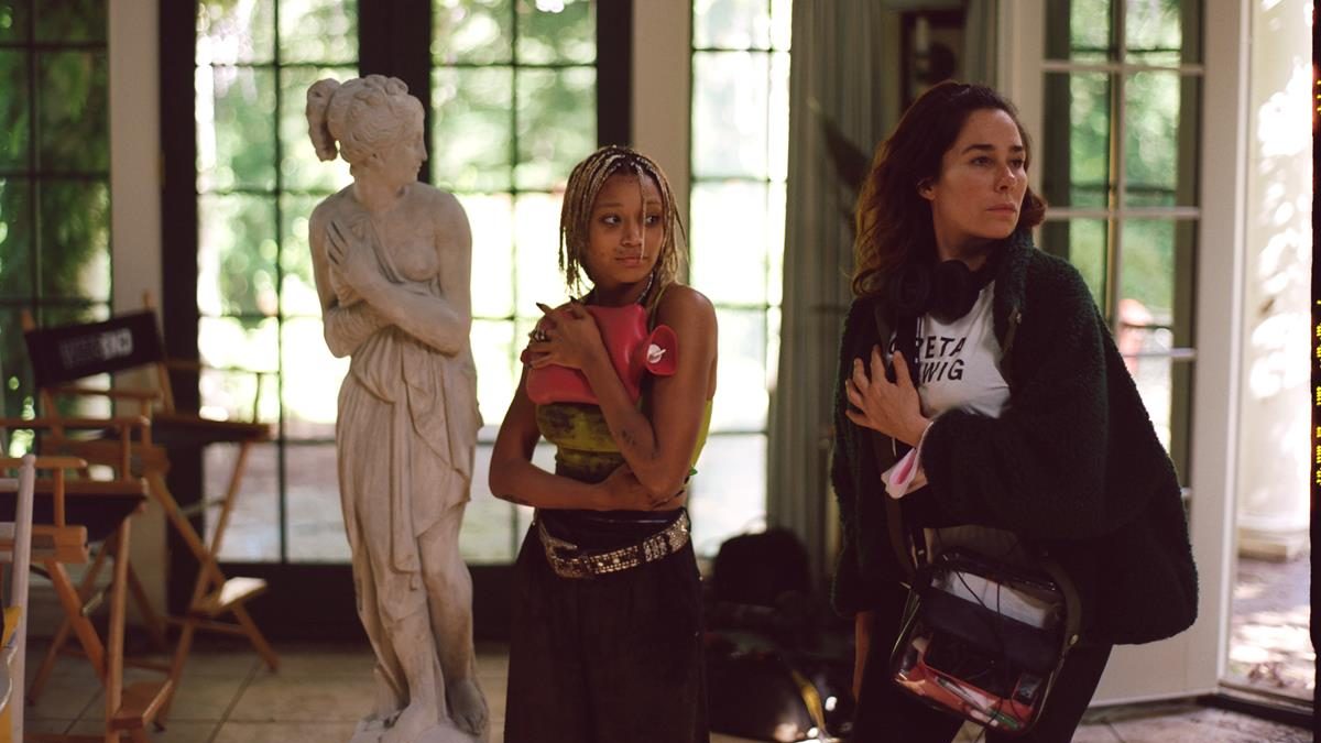 Director Halina Reijin and Amandla Stenberg on the set of “Bodies Bodies Bodies” Cr: Eric Chakeen/A24