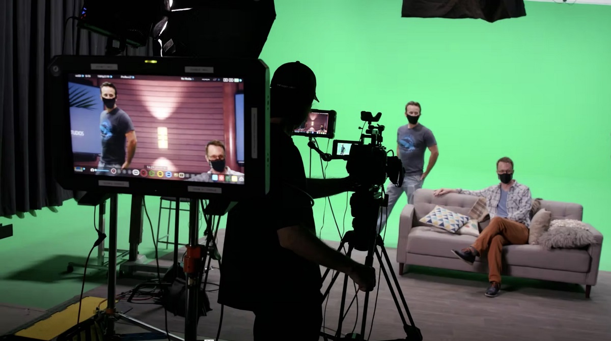 Butcher Bird Studios has been exploring the non-LED side of virtual production for clients such as Netflix and Twitch and corporate demos. The Glendale, California-based production facility shoots in a greenscreen set using Unreal Engine in combination with Blackmagic Design’s Ultimatte 12 system. Cr: Butcher Bird Studios