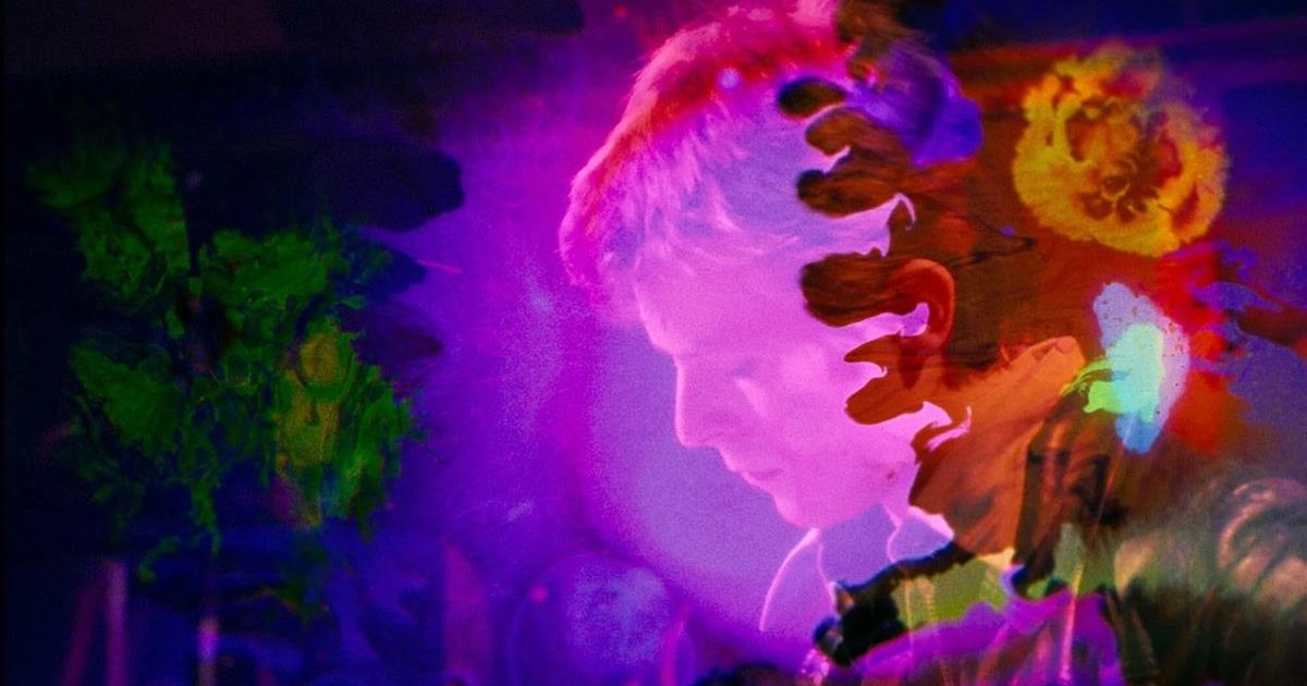With reviewers calling the documentary feature a psychedelic and immersive cinematic moment, Brett Morgen’s “Moonage Daydream” is the David Bowie tribute fans have been waiting for. Cr: NEON