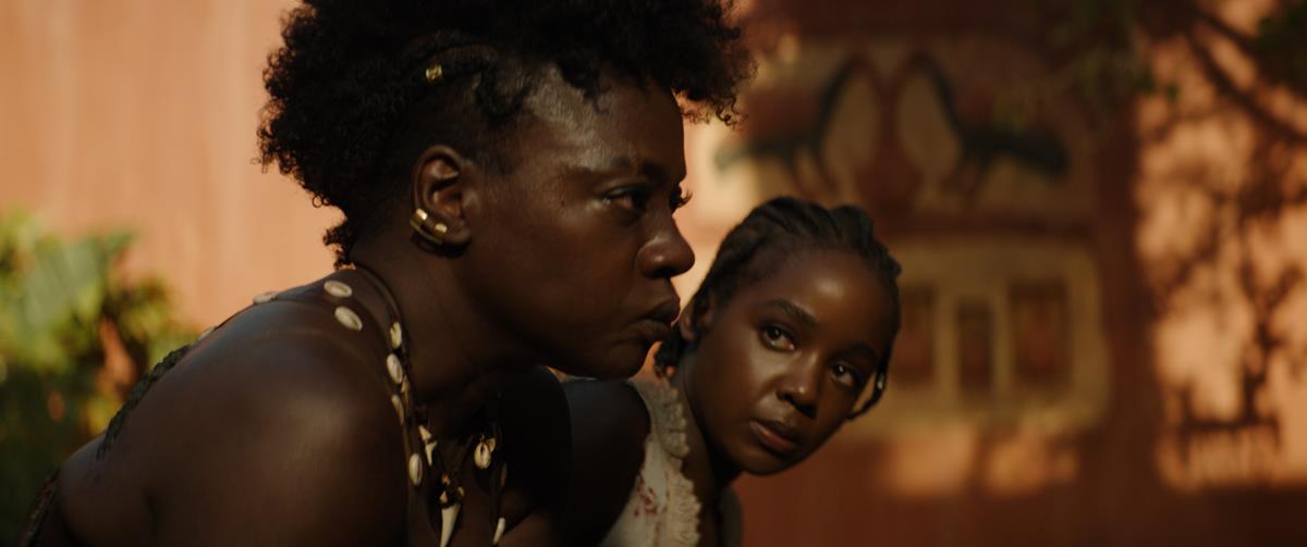 Viola Davis as Nanisca and Thuso Mbedu as Nawi in director Gina Prince-Bythewood’s “The Woman King.” Cr: Sony