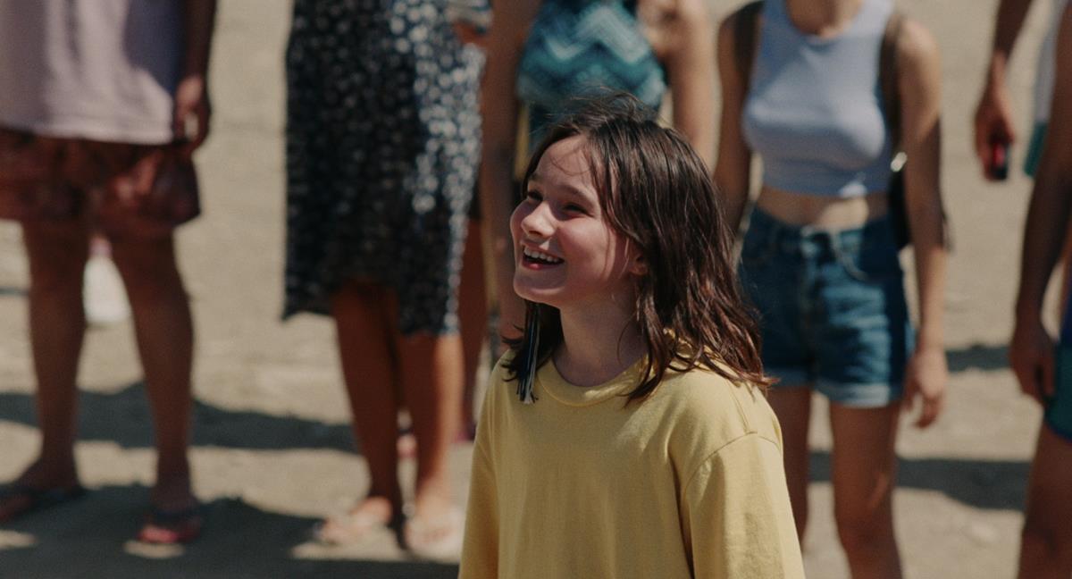 Frankie Corio as Sophie in writer-director Charlotte Wells’ debut feature, “Aftersun.” Cr: A24