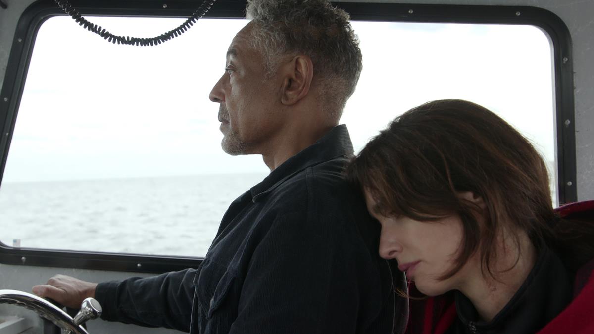 Giancarlo Esposito as Leo Pap and Paz Vega as Ava Mercer in episode “Red” of “Kaleidoscope.” Cr: Netflix