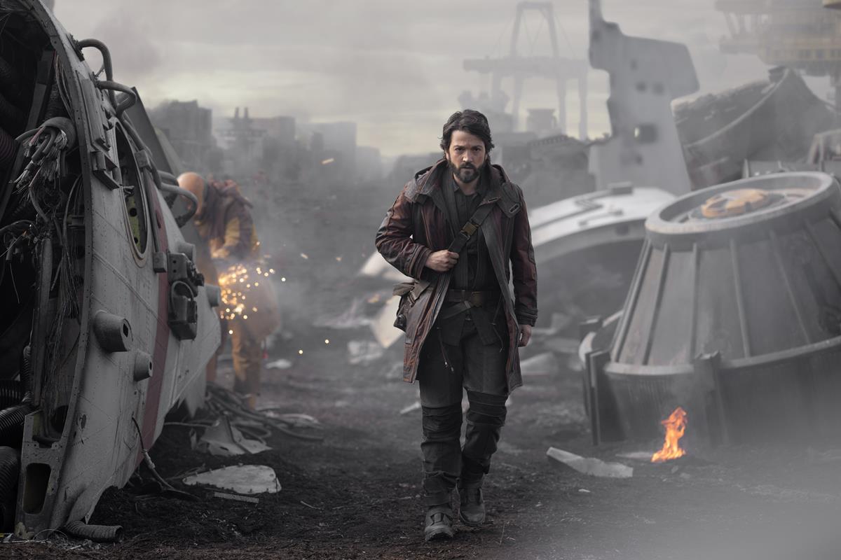 Diego Luna as Cassian Andor in “Andor.” Cr: Disney+