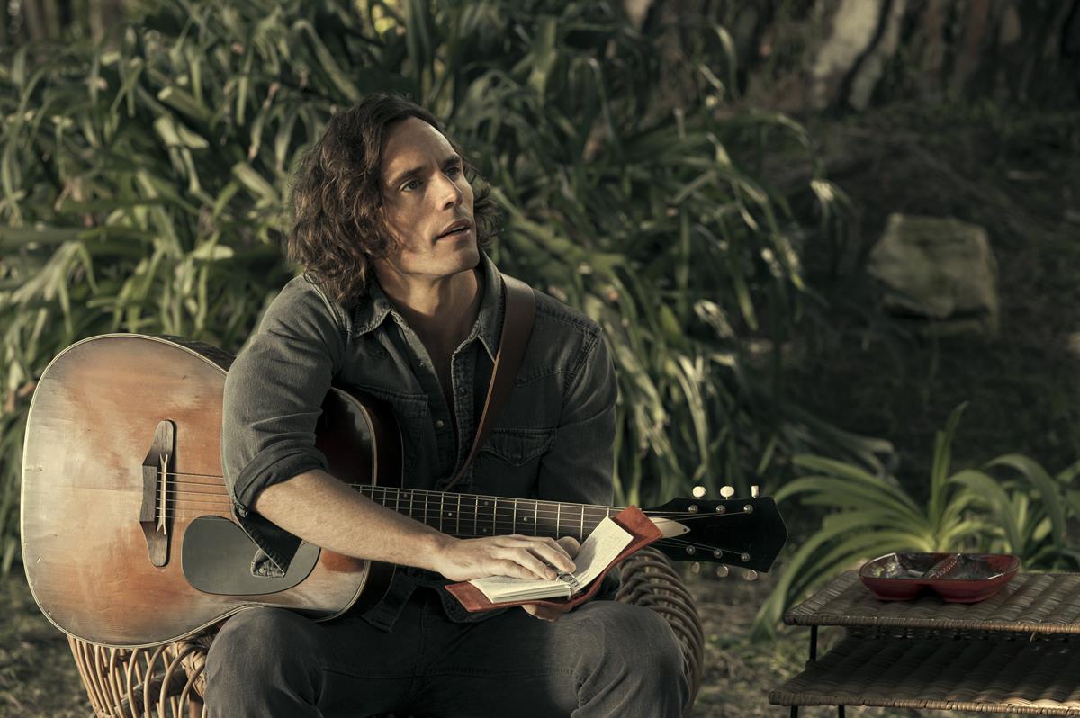 Sam Claflin as Billy Dunne in “Daisy Jones & The Six.” Cr: Lacey Terrell/Prime Video
