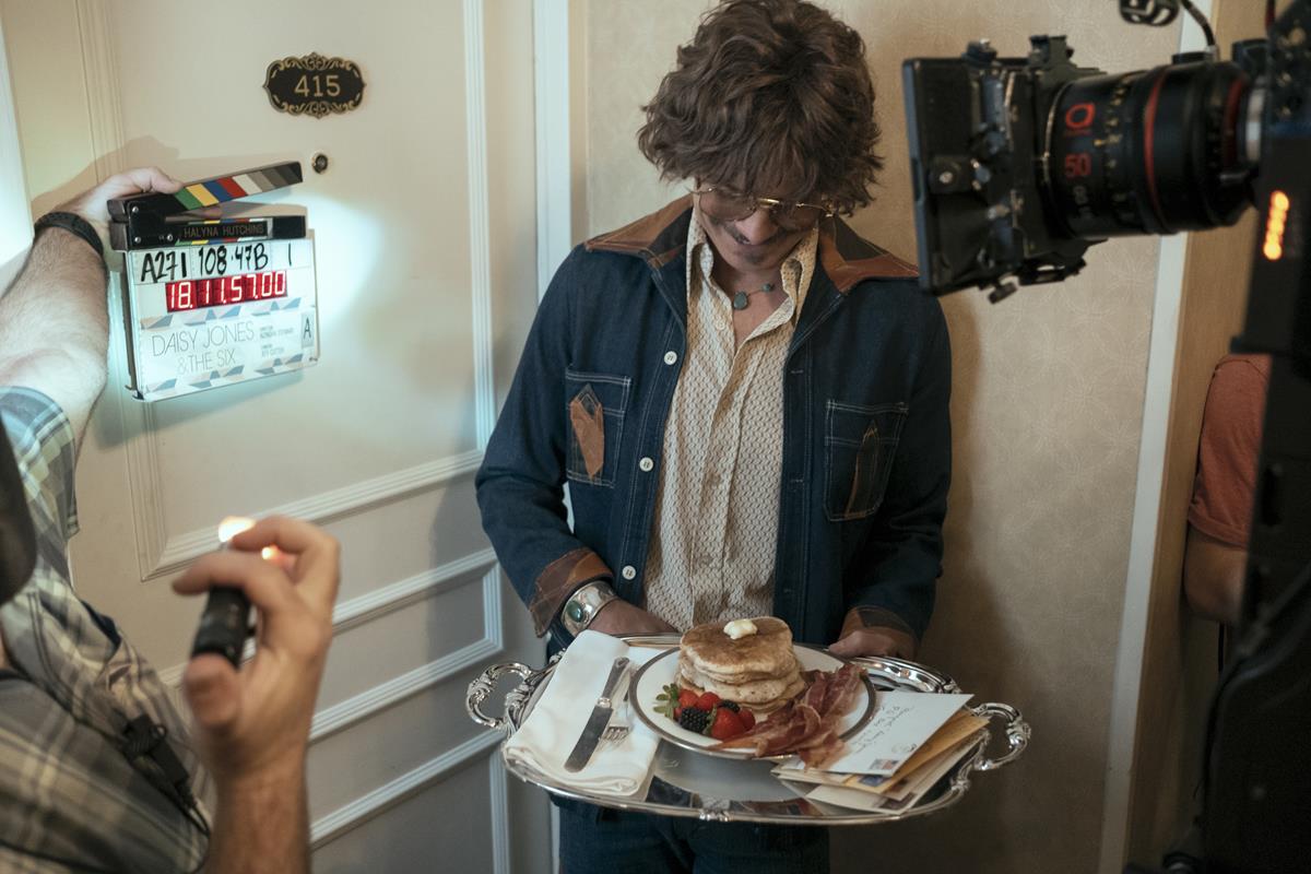Behind the scenes of “Daisy Jones & The Six.” Cr: Lacey Terrell/Prime Video