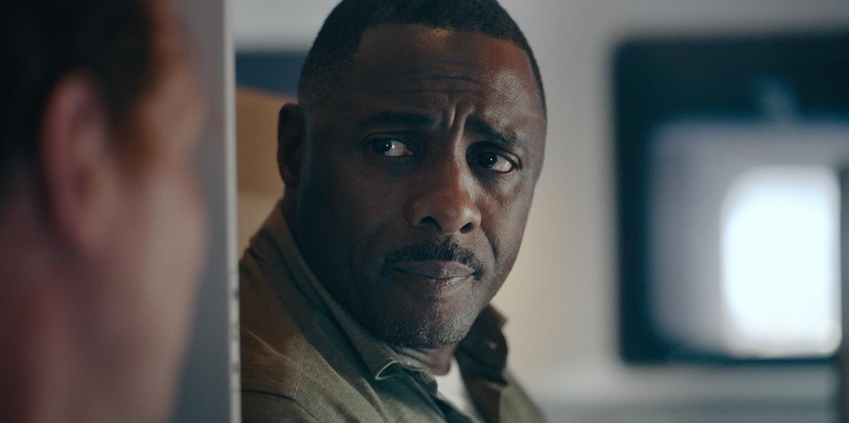 Idris Elba in “Hijack.” Cr: Aidan Monaghan/Apple TV+.