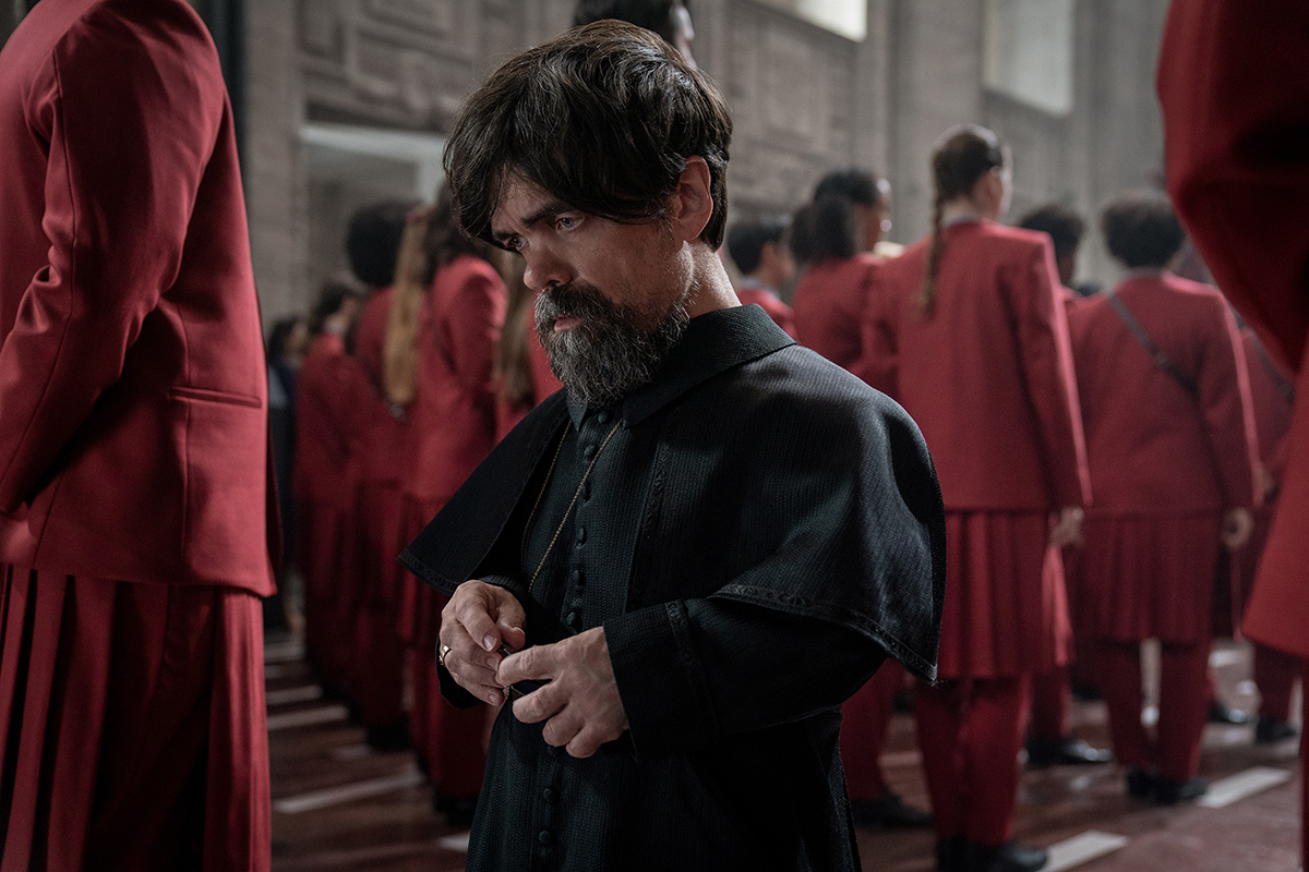 Peter Dinklage in "The Hunger Games: The Ballad of Songbirds and Snakes." Cr: Lionsgate Films/Murray Close