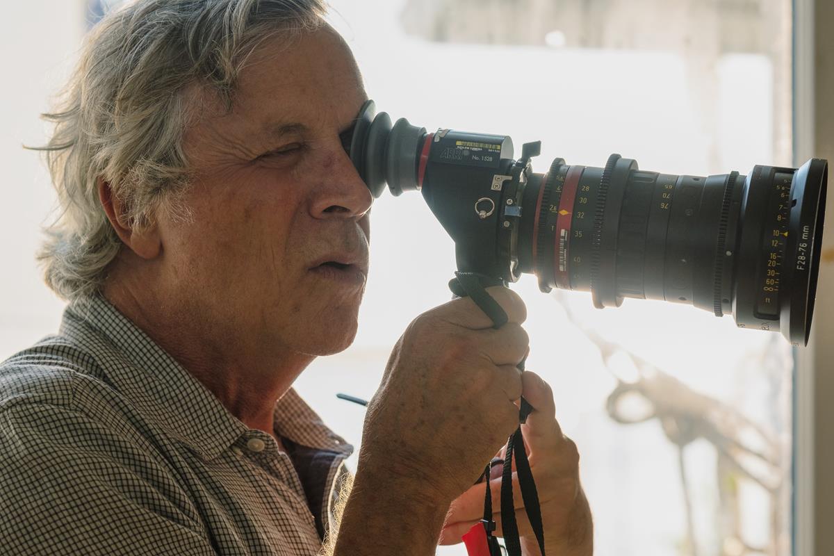 Director Todd Haynes on the set of “May December.” Cr: François Duhamel/Netflix