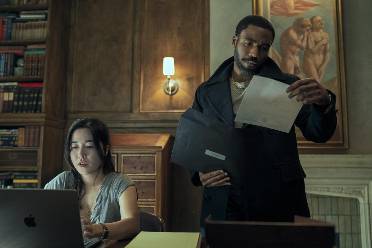 Maya Erskine as Jane Smith and Donald Glover as John Smith in “Mr. & Mrs. Smith.” Cr: David Lee/Amazon Prime