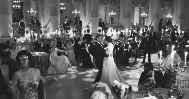 The Black and White Ball in “Masquerade 1966,” Episode 3 of “FEUD: Capote vs. The Swans.” Cr: FX
