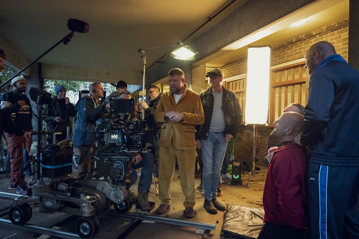 Guy Ritchie behind the scenes of “The Gentlemen.” Cr: Christopher Rafael/Netflix